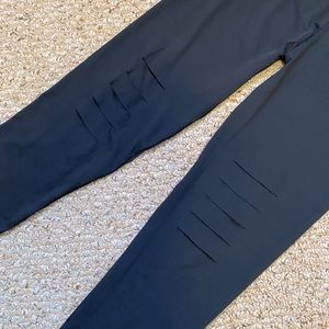 Distressed knee leggings